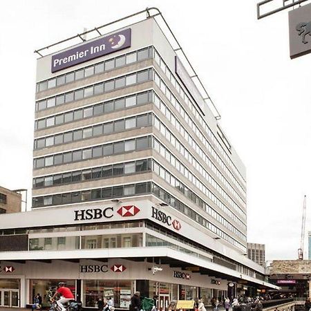 Premier Inn Birmingham City Centre - New Street Exterior foto