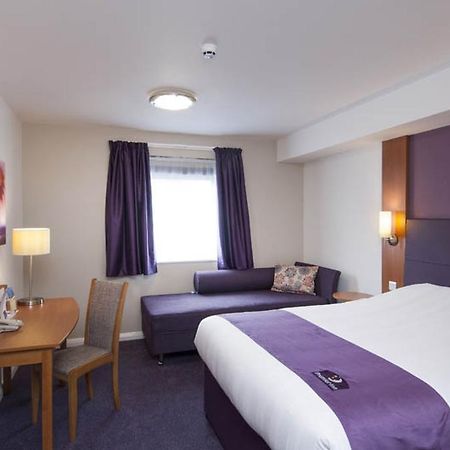 Premier Inn Birmingham City Centre - New Street Exterior foto