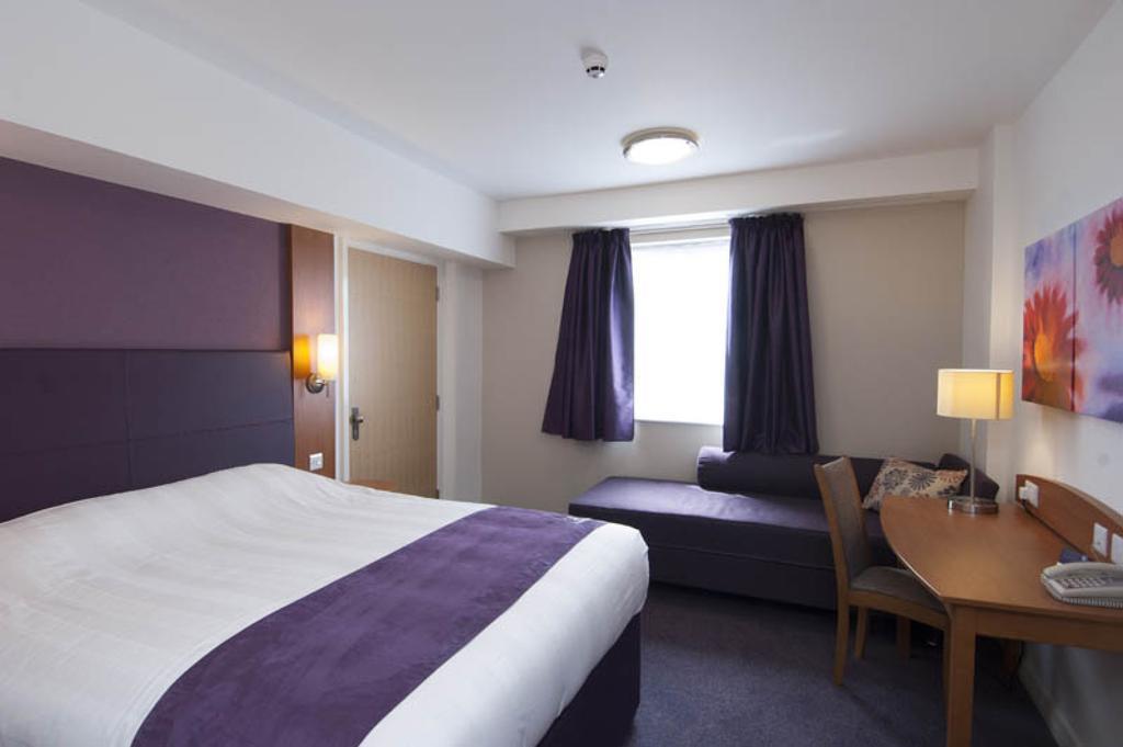 Premier Inn Birmingham City Centre - New Street Exterior foto