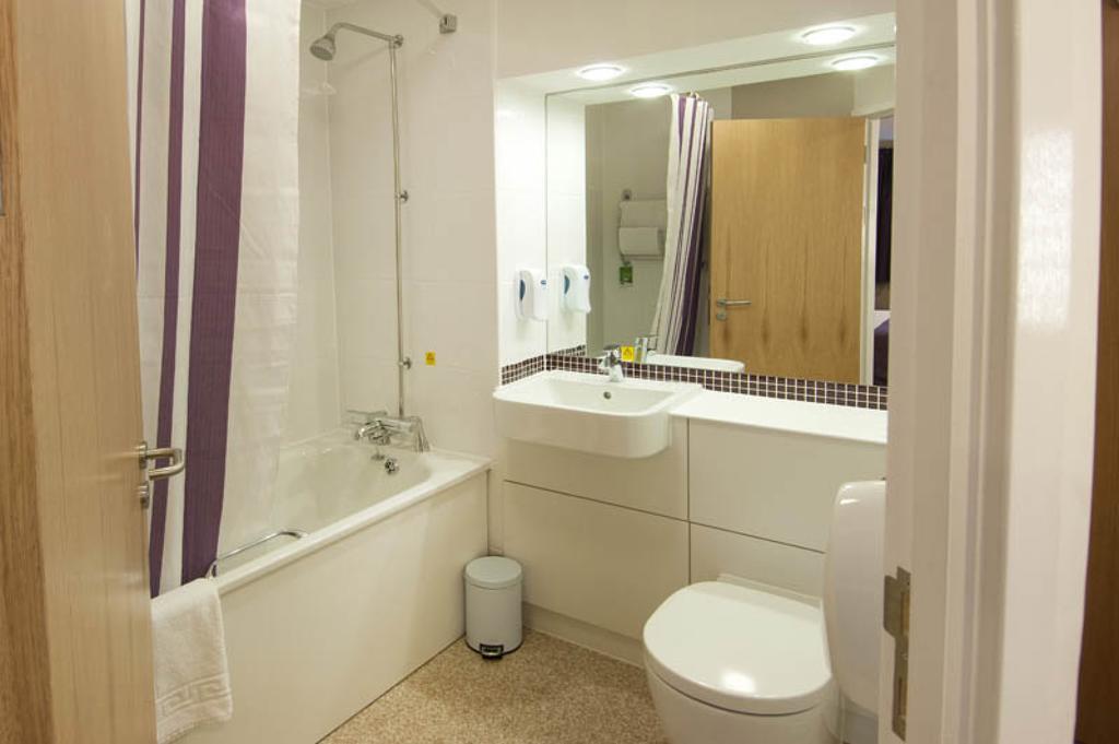 Premier Inn Birmingham City Centre - New Street Exterior foto