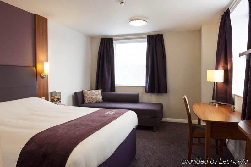 Premier Inn Birmingham City Centre - New Street Exterior foto